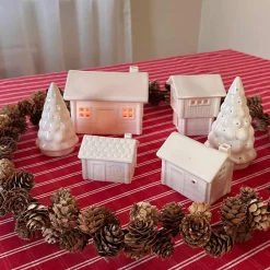 PORSGRUNDS PORSELÆNSFABRIK Jul På Tunet Smiu 7x5,3cm