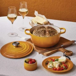 LE CREUSET Rund Støpejernsgryte 24cm/4,2L Nectar