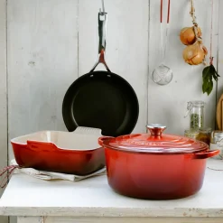 LE CREUSET Støpejernsgryte 5,3L/26cm Cerise