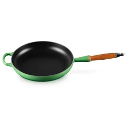 LE CREUSET Støpejernspanne m/trehåndtak 28cm Bamboo Green