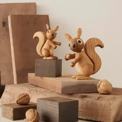 SPRING COPENHAGEN Trefigur Peanut Baby Ekorn